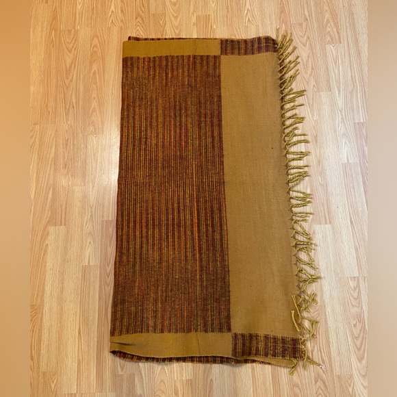 Tan & rust color wool blend blanket/throw - Picture 3 of 7